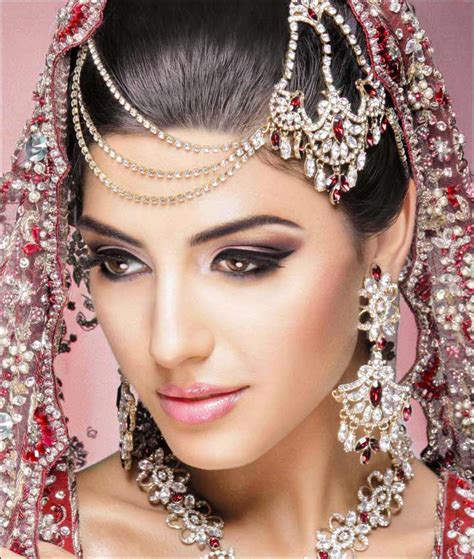 8 Stunning Bridal Makeup Looks To Try This Wedding Season