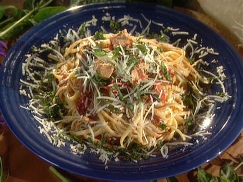 617,311 followers · digital creator. Garlic Chicken Pasta with Prosciutto Recipe | Food Network