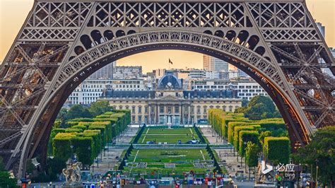 Eiffel Tower In Paris France November 2015 Bing Wallpaper Preview 2cd