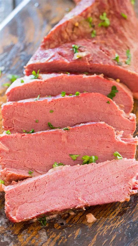 Serve with rye or rustic bread for sopping up all the delicious juices. Instant Pot Corned Beef and Cabbage VIDEO - Sweet and Savory Meals