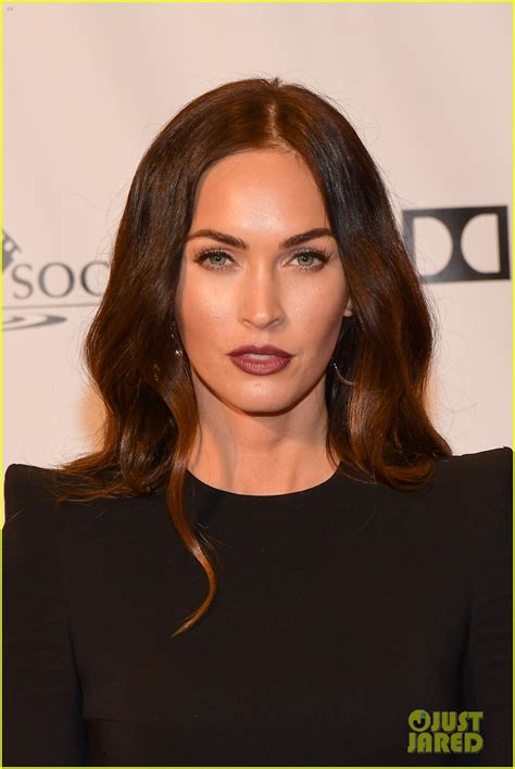 Megan Fox Celebrates Being Bisexual Shows Off Rainbow Manicure For