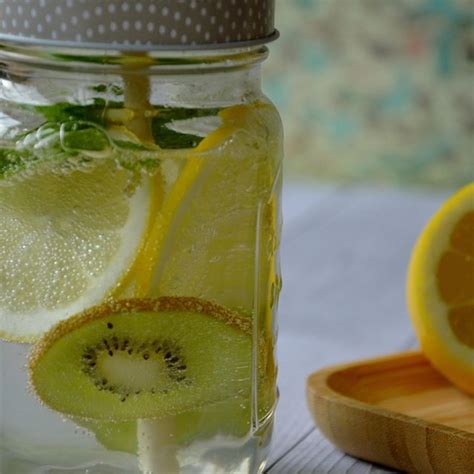 Oscar Kiwi Fruits Lemon And Mint Detox Water