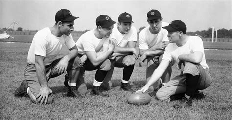 Football Huddle When Was It Invented Why Did It Become Popular Fanbuzz