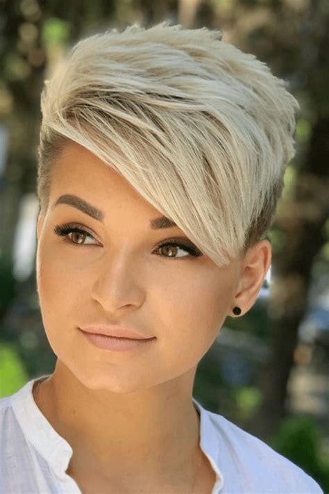 The Best 17 Short Haircuts For Women 2021 Rc Microt