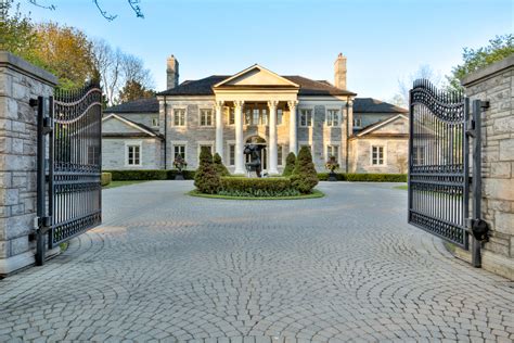 Photos Regina Georges ‘mean Girls Mansion Listed For 148 Million