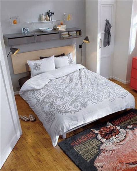 Whether you want inspiration for planning a small bedroom renovation or are building a designer bedroom from scratch, houzz has 30,558 images. 25 Unique and Modern Small Bedroom Ideas | Home with Design