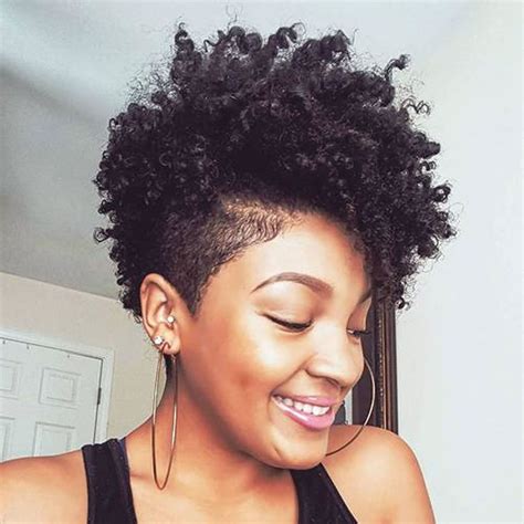 (for the uninitiated, natural hair refers to black hair that hasn't been chemically altered with not sure how to style your 'fro? Mohawk hairstyles for black women in summer 2020-2021 - HAIRSTYLES