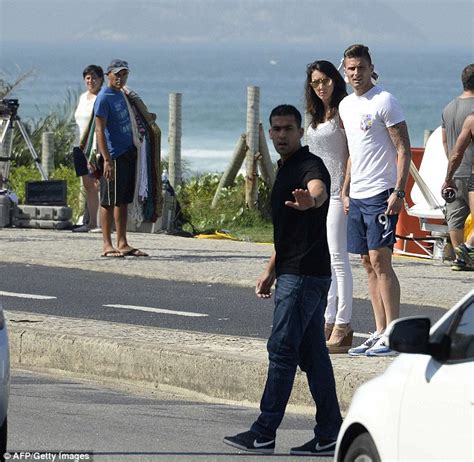 's name is jennifer, an american woman olivier first met in 2008 when he was playing at auxerre. Olivier Giroud and wife Jennifer take stroll on Copacabana ...