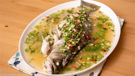 Hai semua, hari ini saya masak resepi ringkas ikan kembung masak stim ala thai. Resepi Ikan Siakap Stim Limau Ala Thai