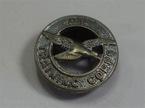136 Small Original Ww2 Lapel Badge To The Air Training Corps World