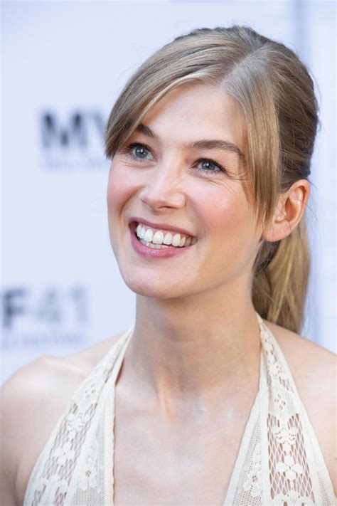 Born rosamund mary elizabeth pike on 27th. Rosamund Pike - Mill Valley Film Festival Opening Reception 10/04/2018 • CelebMafia