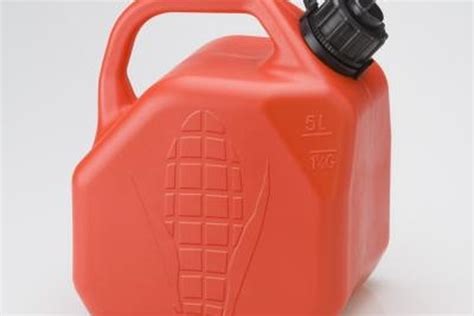 Unleaded petrol mixed with 2 stroke engine oil ratio 25:1. Outboard Motor Fuel Mix: Oil to Gasoline Ratio | Gone ...