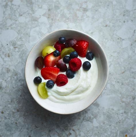 0 Fat Natural Greek Yogurt With Fruit Healthy Recipe Ww Uk