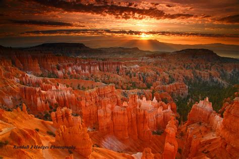 Situated in bryce canyon, this hotel is 0.4 mi (0.6 km) from sunset point and 2.4 mi (3.9 km) from bryce canyon national park. Sunrise From Sunset Point Over The Hoodoos Of Bryce Canyon ...