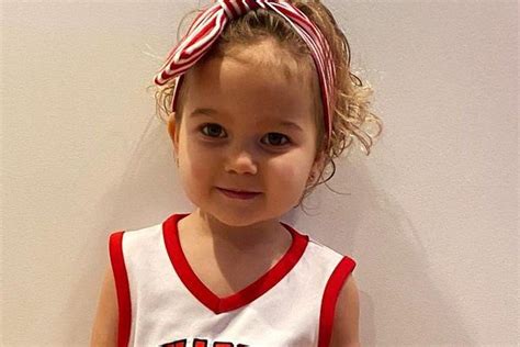 Pic Kane Browns Daughter Is The Cutest Georgia Bulldogs Cheerleader