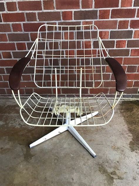 Comfortable vintage 50s chair suitable for dining rooms. Vintage Early Homecrest Wire Swivel Rocker | Vintage, Cool ...