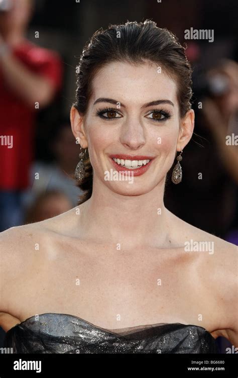 Anne Hathaway Get Smart World Premiere Westwood Los Angeles Usa 16 June
