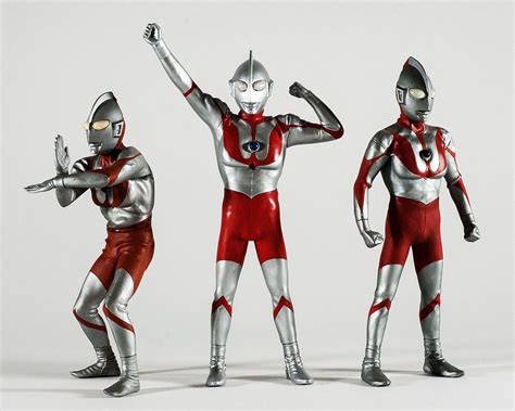 Stylized Shot Of The X Plus Ultraman Appearance Pose Vinyl With Two