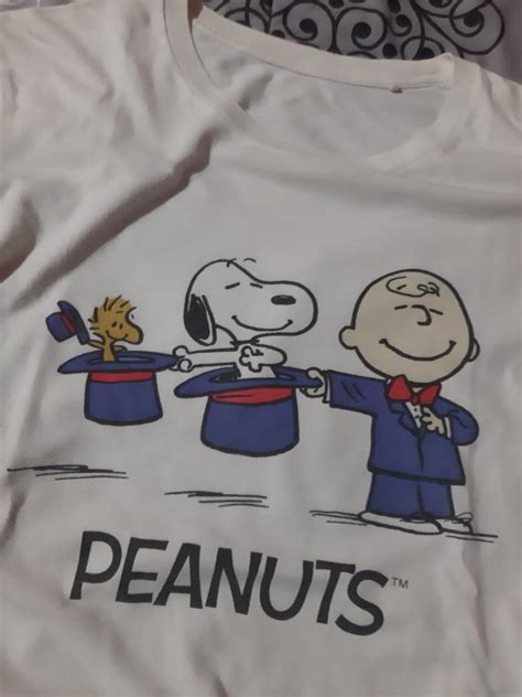 Kaos Uniqlo Peanuts Anime Kartun Second Bekas Fesyen Pria Pakaian Atasan Di Carousell