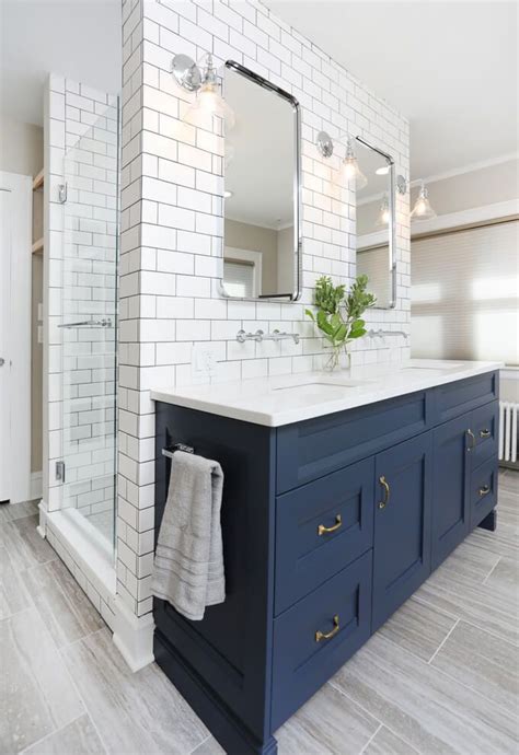 27 Elegant White Bathroom Ideas To Inspire Your Home Dark Wood