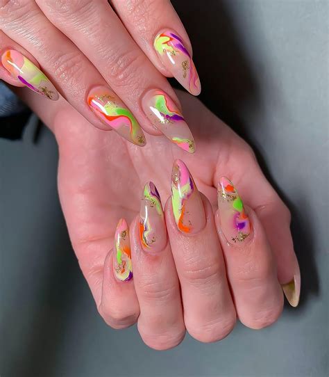 32 Chic Marble Nail Designs To Bring To The Salon Who What Wear