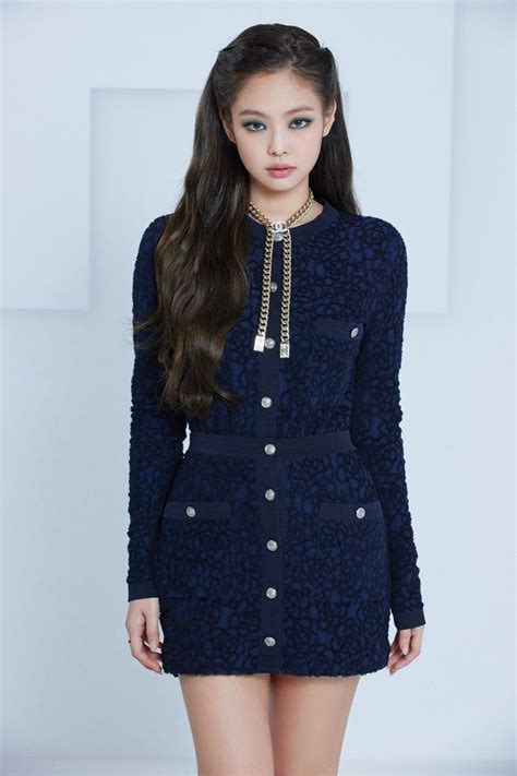 What if jennie ruby jane kim the popular and university crush already fell inlove with lisa?? JENNIE KIM at Virtual Presentation of Chanel Fashion Show ...