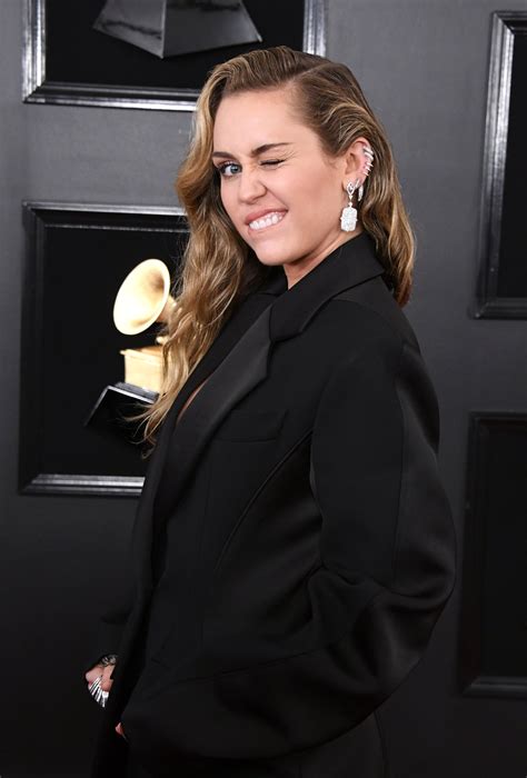 Grammys 2019 Miley Cyrus Wears Suit Mc Heels