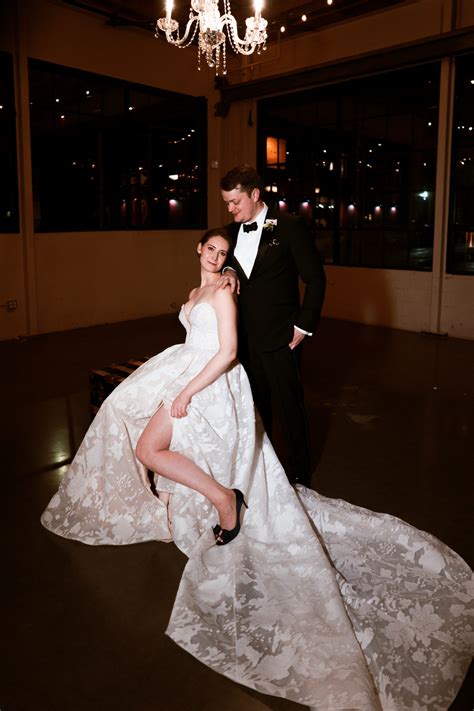 Badgley Mischka Carina Preowned Wedding Dress Save 27 Stillwhite