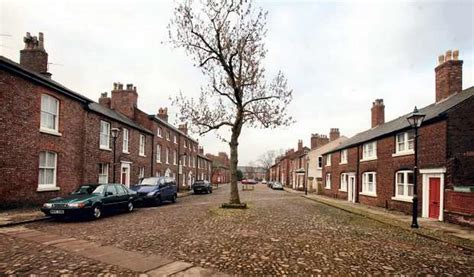 Droylsden Square Is Star Of New Bbc Period Drama Manchester Evening News