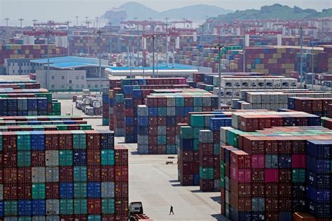 Chinas April Exports Fall To Two Year Low Amid Covid 19 Outbreak