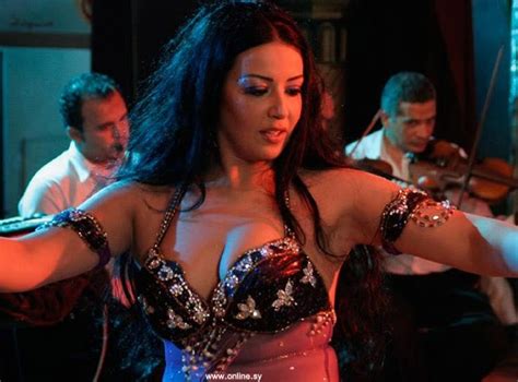 فيفي عبدو مشهد من مسلسل الحقيقه والسراب. أهلا و سهلا AHLANWASAHLN: نجاة سمية الخشاب من الموت غرقا ...