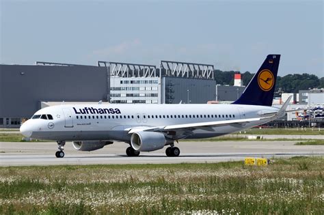 Airbus A320 Sharklets