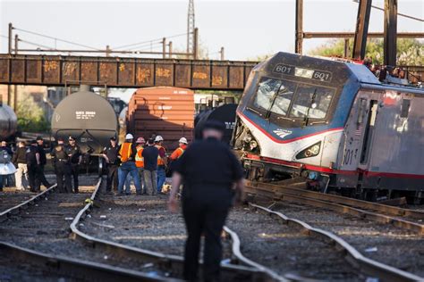 Amtrak Train Derails In Philadelphia Killing At Least 5 And Injuring