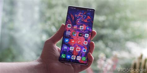 Create a slideshow whilst listening to videos on youtube, edit photos and videos on the go, or simply kick back and watch a movie without annoying. Huawei Mate 30 Pro pa Google Apps dhe Play Store tani edhe ...