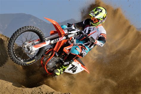 It would also be one of the lightest in the 250 class. FRIDAY WRAP UP: RIDING THE 2018 KTM 450SX | Dirt Bike Magazine