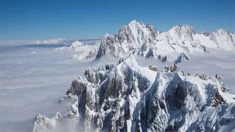Download Wallpaper 1600x900 Mountain Peak Clouds Fog Mountain Range