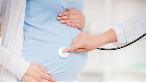 هل الفحص الداخلي للحامل يفتح الرحم