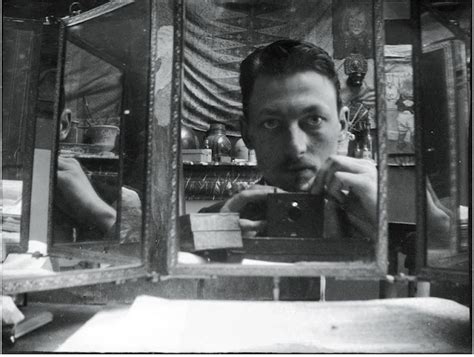 Epic Moments In Selfie History 11 Fabulous Vintage Selfies From Way Back When ~ Vintage Everyday