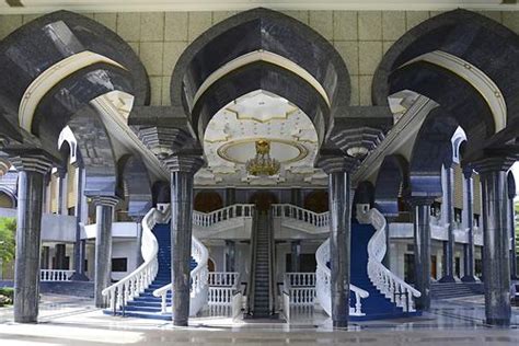 Jame Asr Hassanil Bolkiah Mosque Inside The Capital Bandar