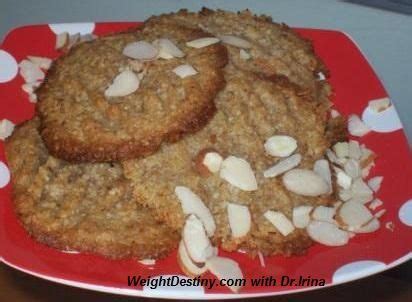 Find delicious low glycemic index snack and dessert ideas. Crispy Almonds-Oatmeal Cookies | Almond benefits