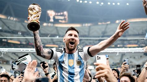 Fans Spot Lionel Messi Wore Different Shirt Immediately After Lifting