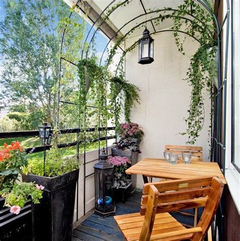 The Archway On This Balcony Is A Brilliant Idea It Provides Extra