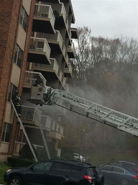 hamden cops heroically rescue residents from apartment fire