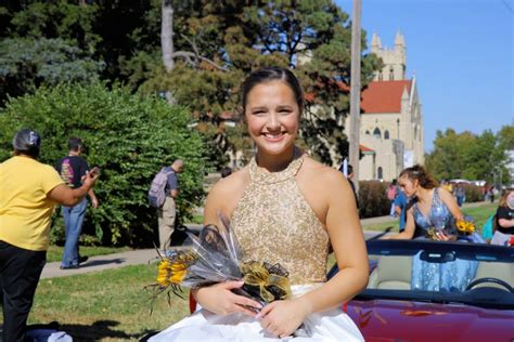 Topeka High Homecoming Parade Goes Downtown Ksnt 27 News