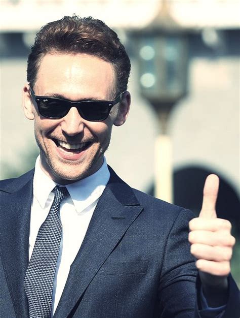 Tom hiddleston impresses fans with impeccable mandarin, but leave many unsettled and confused. I ♡ that smile... | Tom hiddleston wife, Tom hiddleston ...
