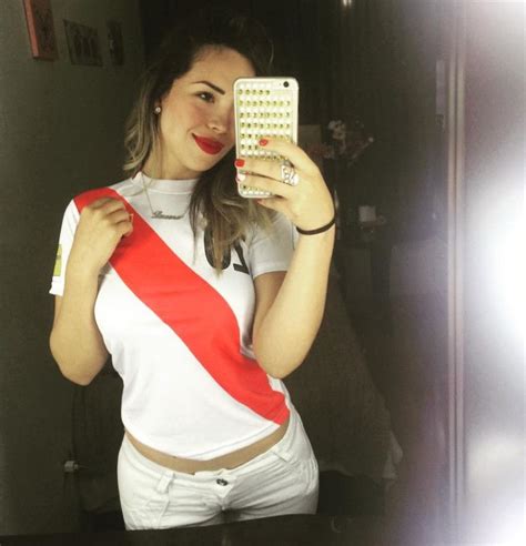 Lindas Peruanitas Vistiendo La Camiseta De La Selección Peruana