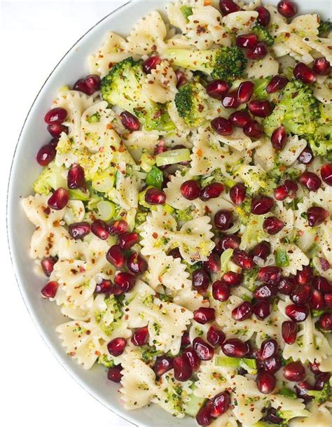 Nudelsalat Mit Brokkoli Und Granatapfel Healthy On Green Rezept Gem Se Rezepte Gesund