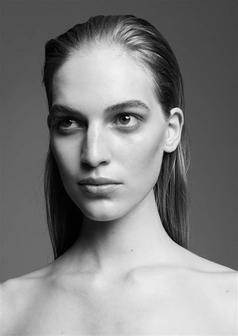 Vanessa Axente Models Minimal Style For Supernation 1 By Zoltan Tombor