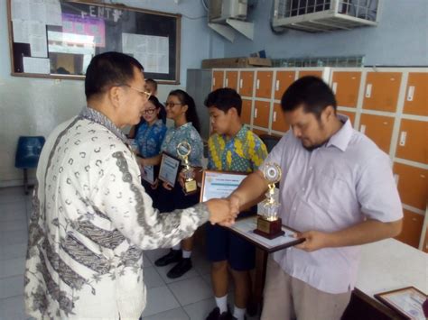 Jadi pada suatu hari, seorang cewek yang masih abg dan sekolah di suatu smp diajak oleh cowoknya main ke rumah. Logo Sekolah Smp Santo Thomas 1 Medan - Nusagates