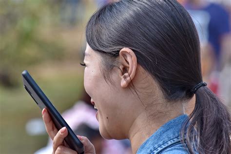 Gambar Gratis Asia Percakapan Gaya Rambut Ponsel Potret Gadis